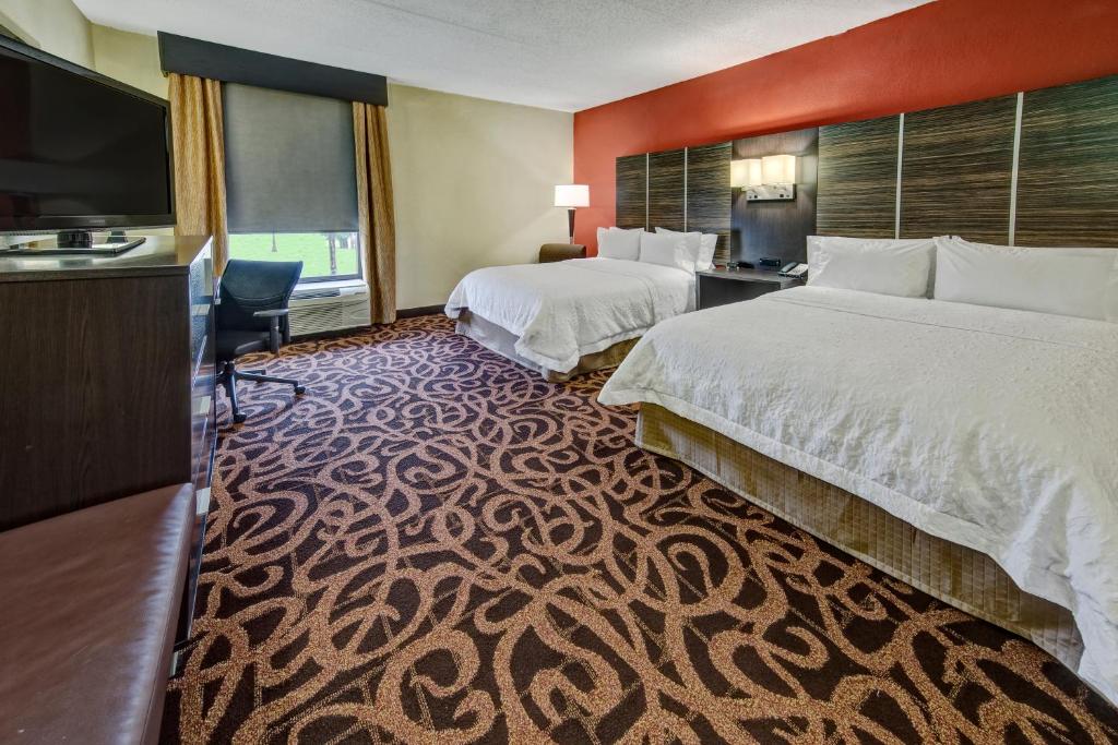 Hampton Inn Houston Baytown - image 3