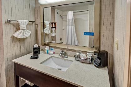 Hampton Inn Houston Baytown - image 4