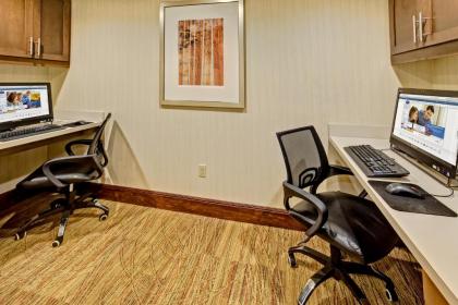 Hampton Inn Houston Baytown - image 7