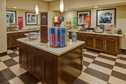 Hampton Inn Houston Baytown - image 8