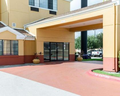 Quality Inn Baytown - Houston East - image 4