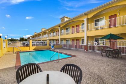 Scottish Inn and Suites Baytown - image 3