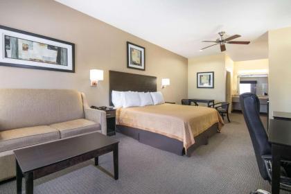 Days Inn by Wyndham Baytown East - image 3