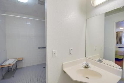 Motel 6-Baytown TX - Baytown East - image 6