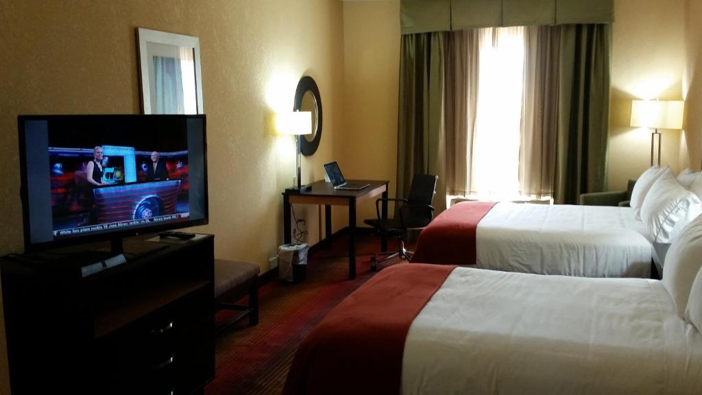 Holiday Inn Express & Suites Houston East - Baytown an IHG Hotel - image 4