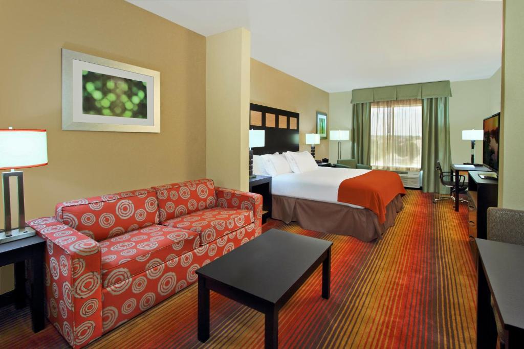 Holiday Inn Express & Suites Houston East - Baytown an IHG Hotel - image 7