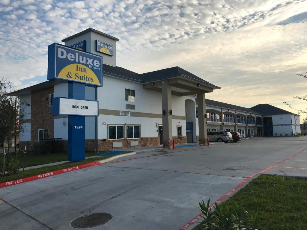 Deluxe Inn & Suites - Baytown - main image