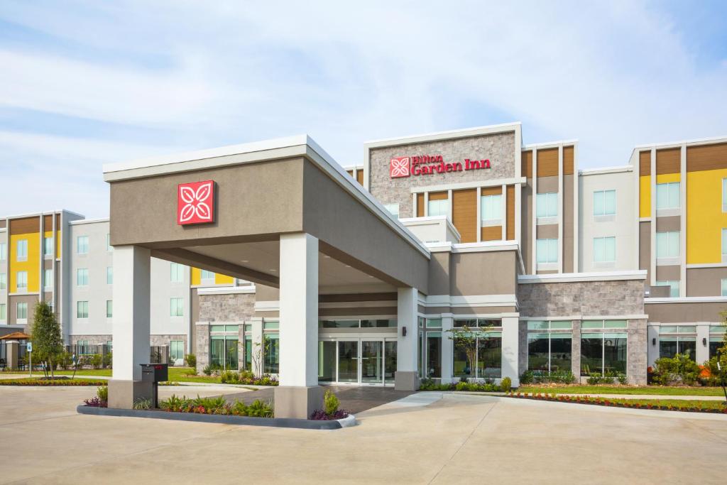 Hilton Garden Inn Houston-Baytown - main image