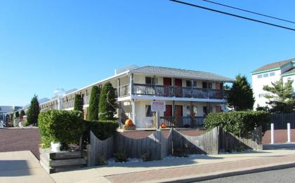 Sea Spray Motel - image 15