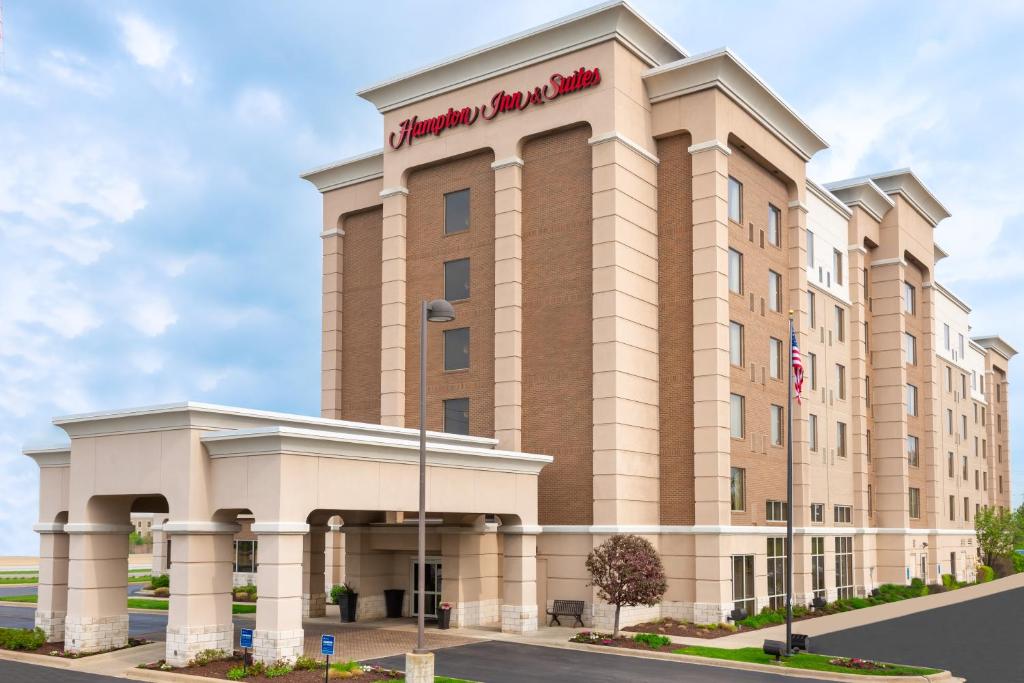 Hampton Inn & Suites Cleveland-Beachwood - main image