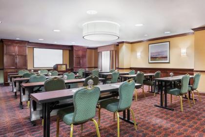 Hampton Inn & Suites Cleveland-Beachwood - image 11