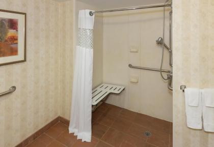 Hampton Inn & Suites Cleveland-Beachwood - image 14