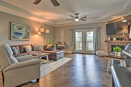 Modern Family Condo with Pano Lake Views and Pool! - image 12