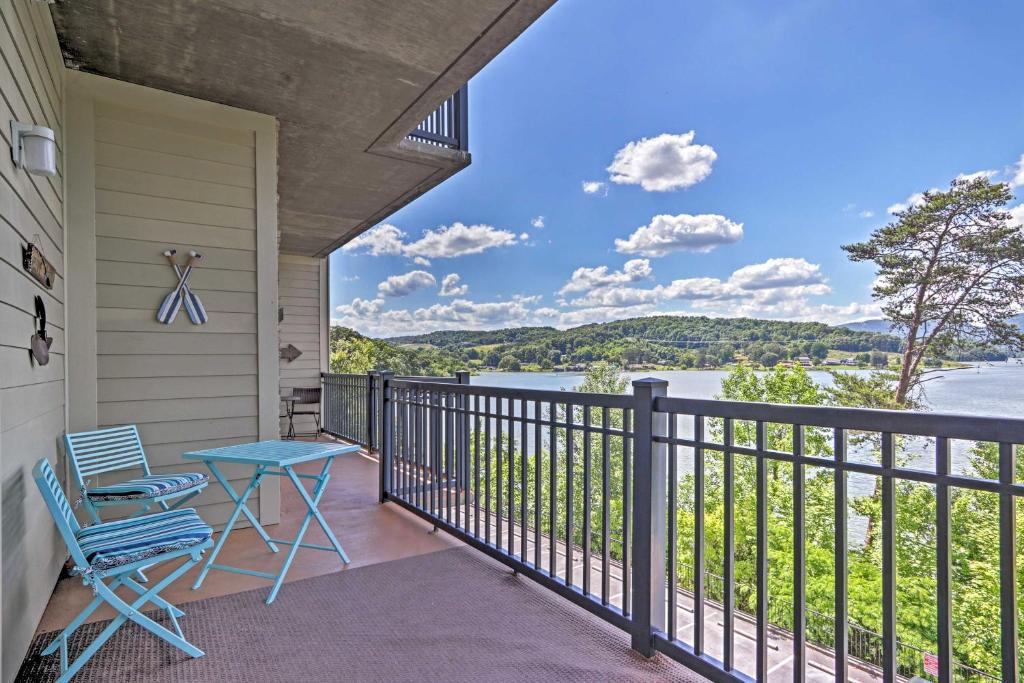 Modern Family Condo with Pano Lake Views and Pool! - image 2