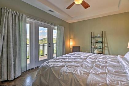 Modern Family Condo with Pano Lake Views and Pool! - image 5