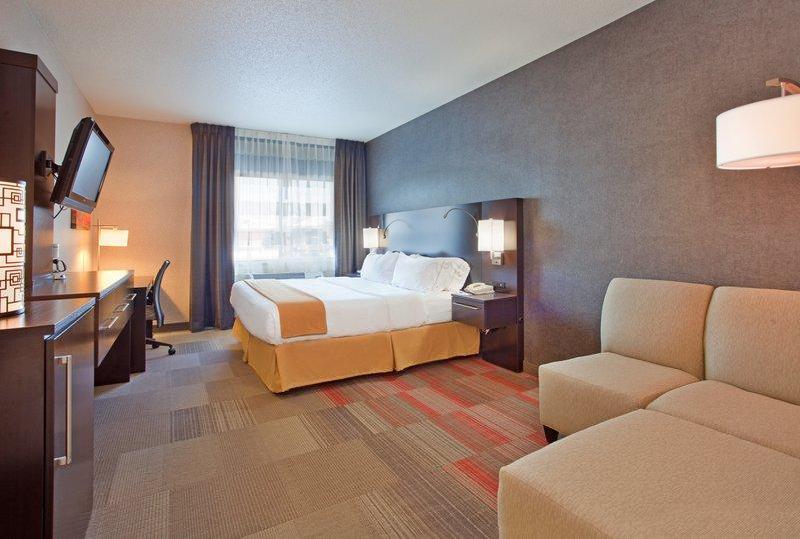 Holiday Inn Express Hotel & Suites Beatrice - main image