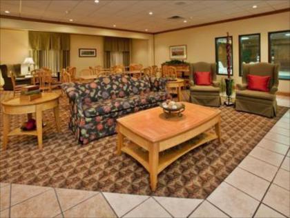 Holiday Inn Express Hotel & Suites Beatrice - image 4