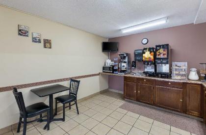 Americas Best Value Inn Beatrice - image 5