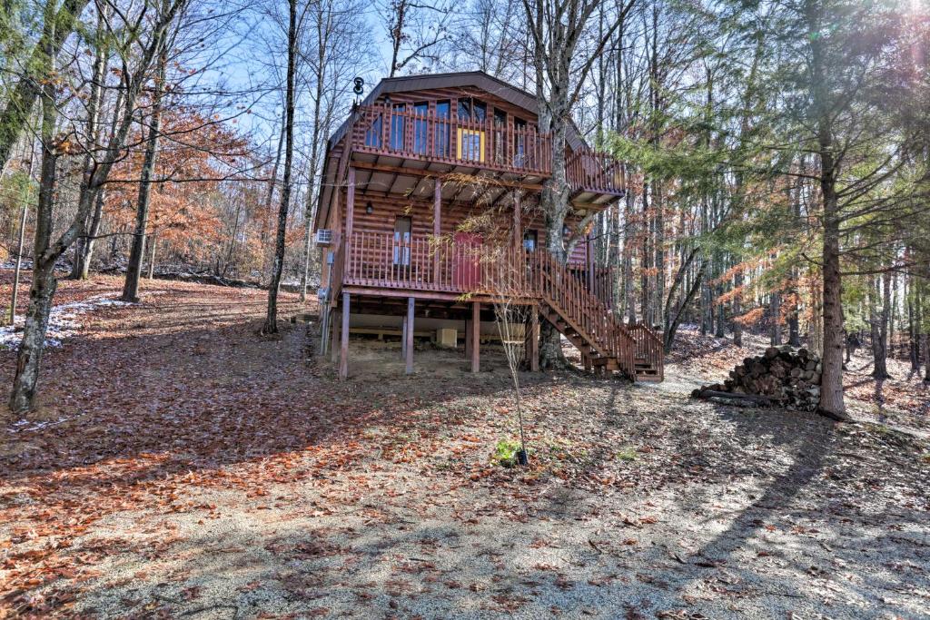 Beattyville Cabin with Decks-by Red River Gorge! - image 6