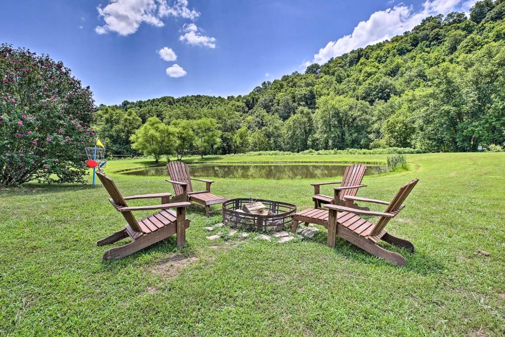 Secluded Retreat BBQ Lawn Games and Fire Pit - image 7