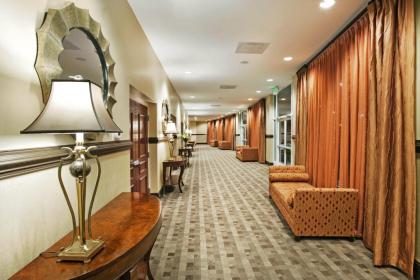 Holiday Inn Hotel & Suites Beaufort at Highway 21 an IHG Hotel - image 16