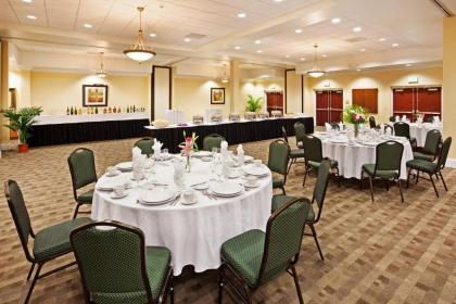 Holiday Inn Hotel & Suites Beaufort at Highway 21 an IHG Hotel - image 17