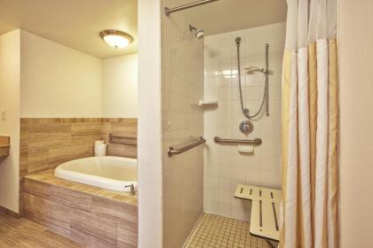 Hilton Garden Inn Beaufort - image 9