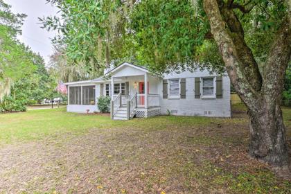 Beaufort Home with Porch 4 Mi from Downtown! - image 6