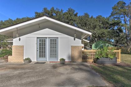 Pet-friendly Escape Less Than 9 Miles to Downtown Beaufort - image 4