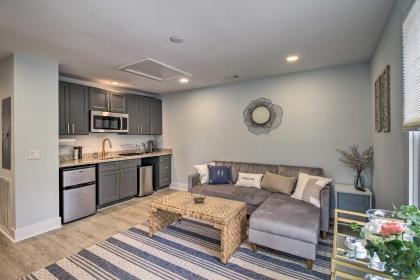 NEW! Fully Renovated 2 Bed 2 Bath Apartment in Downtown Beaufort - image 1