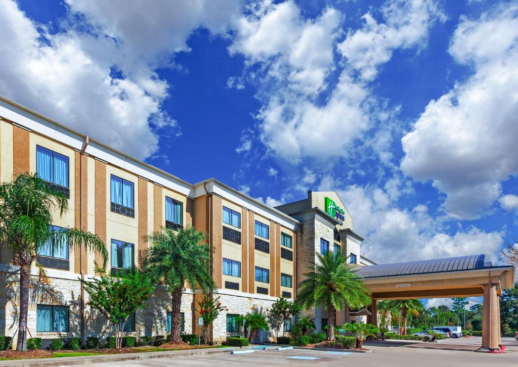 Holiday Inn Express Hotel & Suites Beaumont Northwest an IHG Hotel - image 4