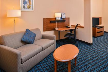 Fairfield Inn & Suites Beaumont - image 12