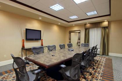 Hilton Garden Inn Beaumont - image 15