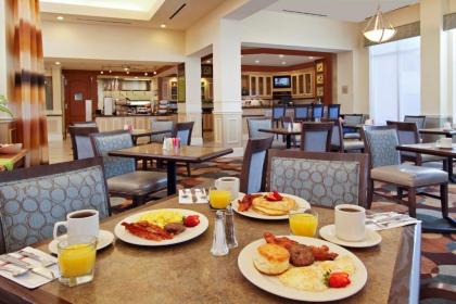 Hilton Garden Inn Beaumont - image 6