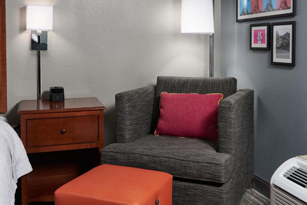 Hampton Inn Beaumont - image 6