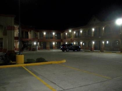 Scottish Inn and Suites Beaumont - image 11