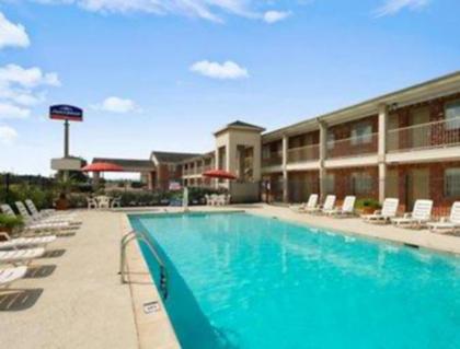 Howard Johnson by Wyndham Beaumont Texas