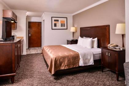 Quality Inn and Suites Beaumont - image 10