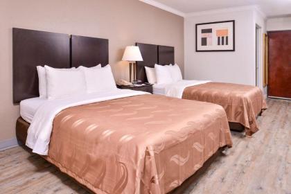 Quality Inn and Suites Beaumont - image 7