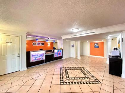 Motel 6-Beaumont TX - image 15