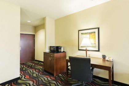 Comfort Suites Beaumont I-10 - image 2