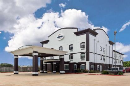 Suburban Extended Stay Hotel Beaumont - image 12