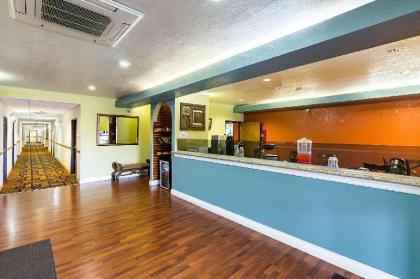 Suburban Extended Stay Hotel Beaumont - image 2