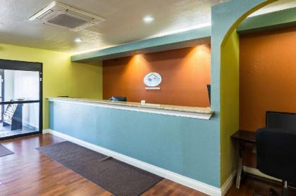 Suburban Extended Stay Hotel Beaumont - image 3