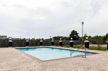 Suburban Extended Stay Hotel Beaumont - image 4