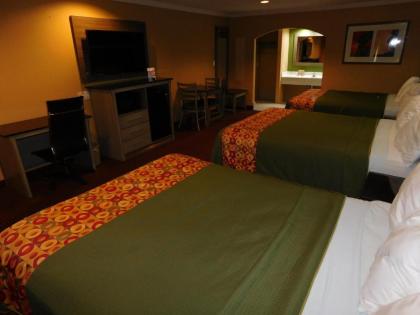 Regency Inn & Suites Beaumont - image 12