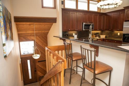 82 Ridgepoint Townhomes - image 2