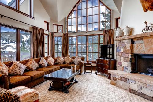 Luxury Ski-In 3 Br Penthouse Inside Pines Lodge Sleeps 10! Condo - main image