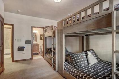 Plaza Level Luxury 3Br Retreat With A C-Beaver Creek Village Condo - image 5