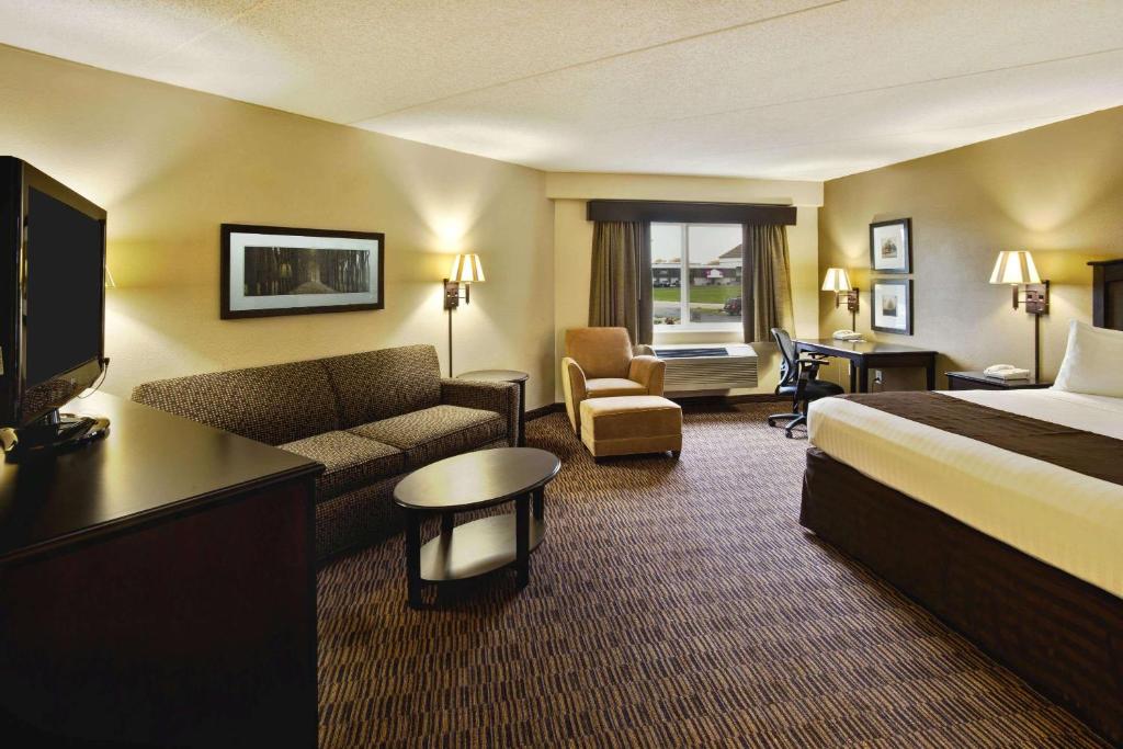 AmericInn by Wyndham Beaver Dam - image 2